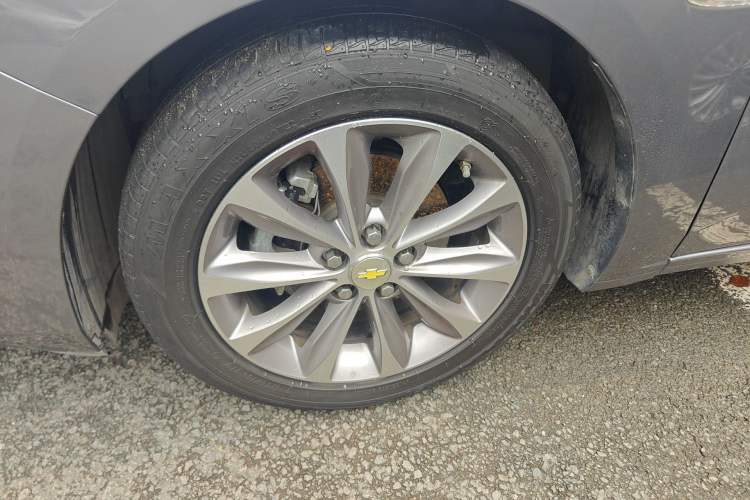 Used Chevrolet Monza 2022 320 Automatic Enjoyment Sunroof Version Left Front Wheel Hub