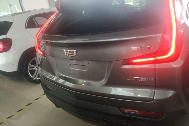 Used Cadillac XT4 2018 28T Two-Wheel Drive Tech Version
