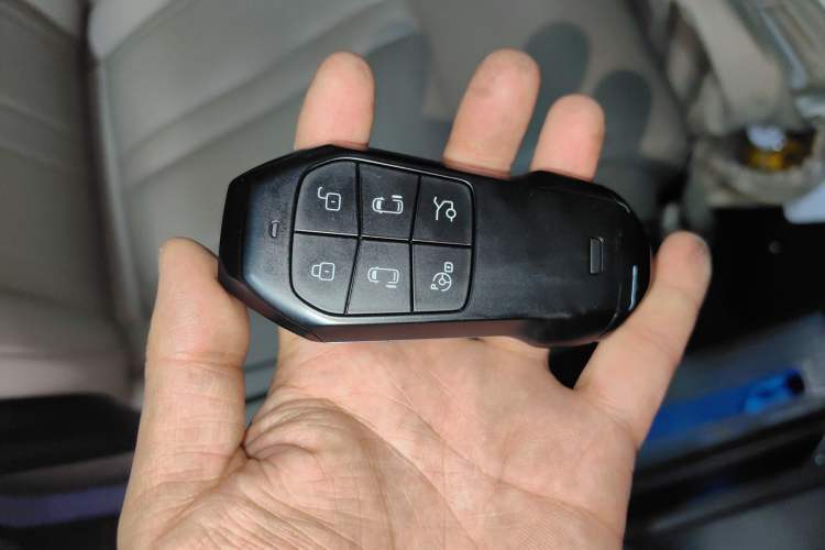 Used XPeng X9 2024 610 Long-Range Pro
