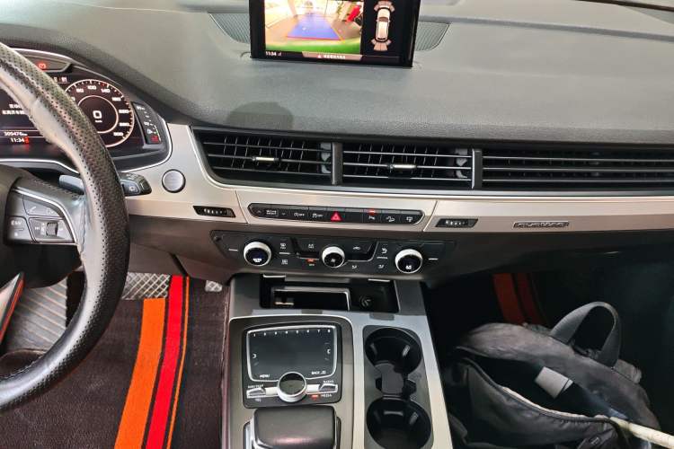 Used Audi Q7 2016 40 TFSI S line Sport Edition Audio And AC Panel