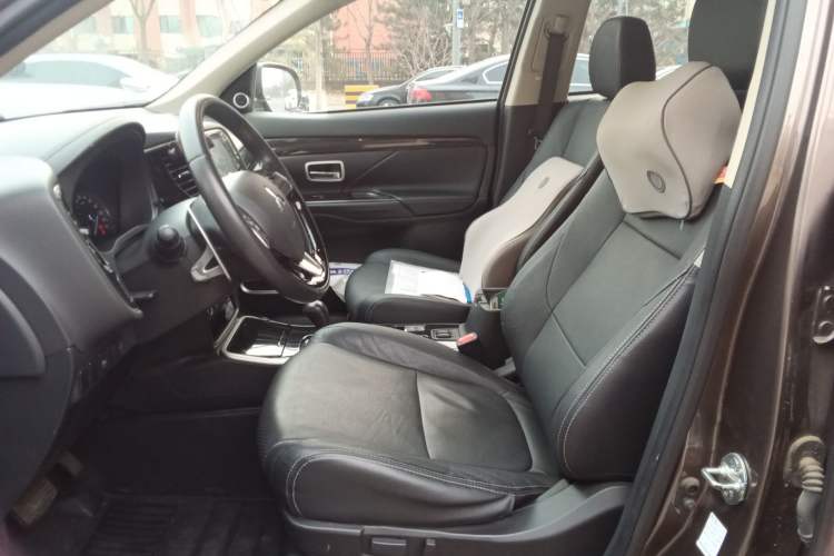 Used Mitsubishi Outlander 2018 2.4L 4x4 Elite Edition 5 Seats
