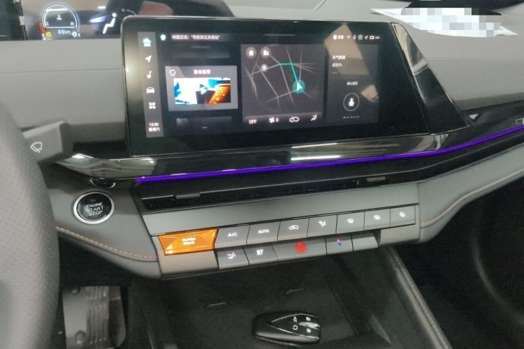 Used Changan UNI-V 2025 1.5T 500Bar High-Energy Version
