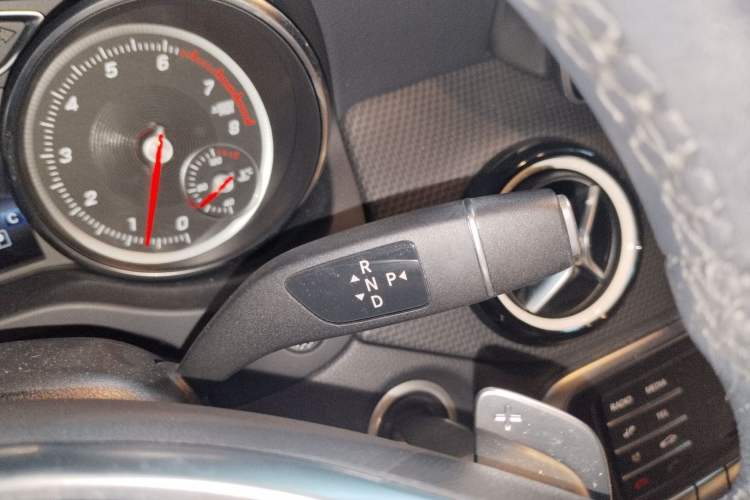 Used Mercedes-Benz GLA 2019 GLA 200 Fashion Model Gear Lever