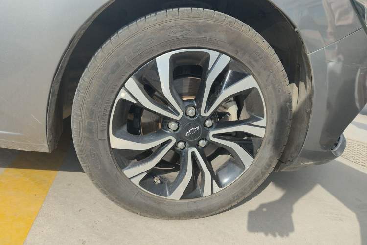 Used Chevrolet Monza 2019 RS 330T Automatic Comfort Edition China VI Standard Right Front Wheel Hub