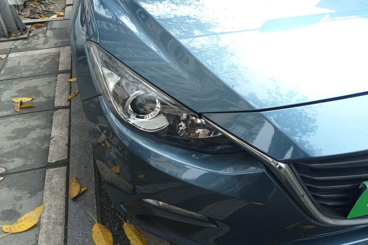 Used Mazda 3 Axela 2014 Sedan 1.5L Automatic Comfort Model Right Front Headlight