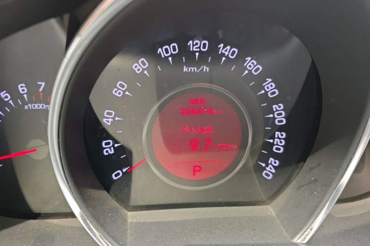 Used Kia Sportage R 2012 2.0L Automatic Two-Wheel Drive NAVI Odometer Close Up