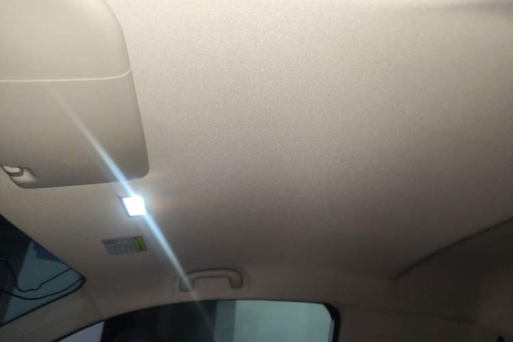 Used Roewe Clever 2021 302 km New Four-Seater Super-Efficient Version