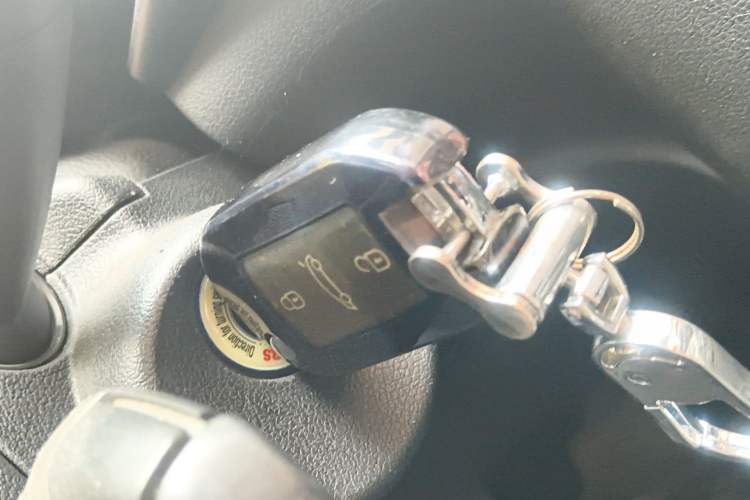 Used Peugeot 3008 2013 2.0L Automatic Trend Edition Vehicle Key