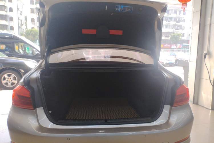 Used BMW 5 Series 2018 530Li Leading Edition Luxury Package
