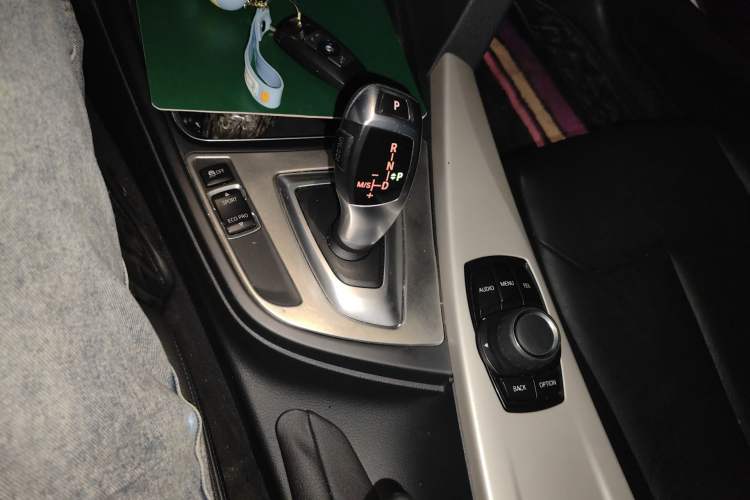 Used BMW 3 Series GT 2013 320i Leading Model Gear Lever