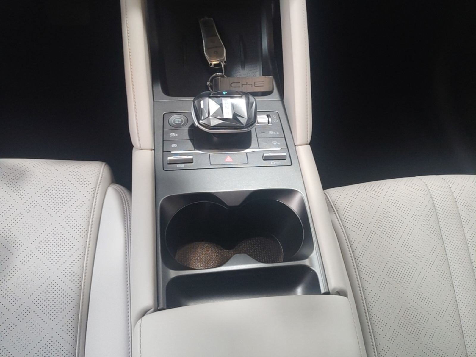 BYD Yuan UP 2025 Intelligent Driving Version 401 KM Dynamic Edition — снимка 16