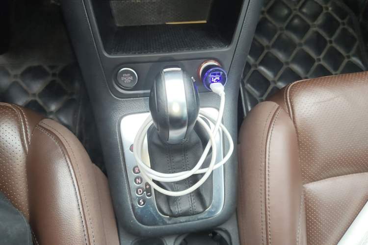 Used Volkswagen Tiguan 2015 1.8TSI Automatic Two-Wheel Drive Luxury Model Gear Lever