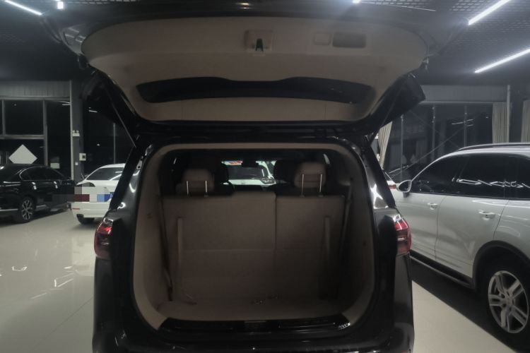 Used Buick GL8 2021 ES Land Cruiser 653T Luxury Edition Trunk