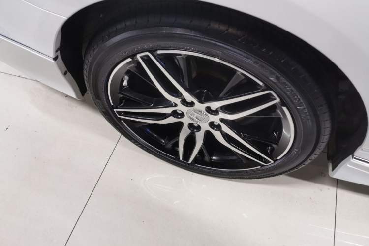 Used Honda Accord 2022 260TURBO Phantom Night · Prestige Edition Right Rear Wheel Hub