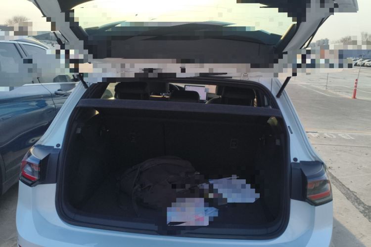 Used Volkswagen Golf 2025 300TSI R-Line
