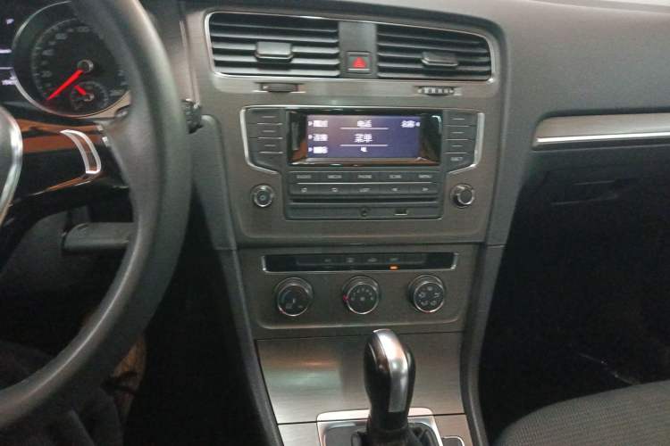 Used Volkswagen Golf 2015 1.6L Automatic Comfort Model
