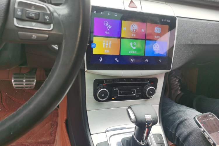 Used Volkswagen FAW-Volkswagen CC 2010 2.0 TSI Luxury Model Audio And AC Panel