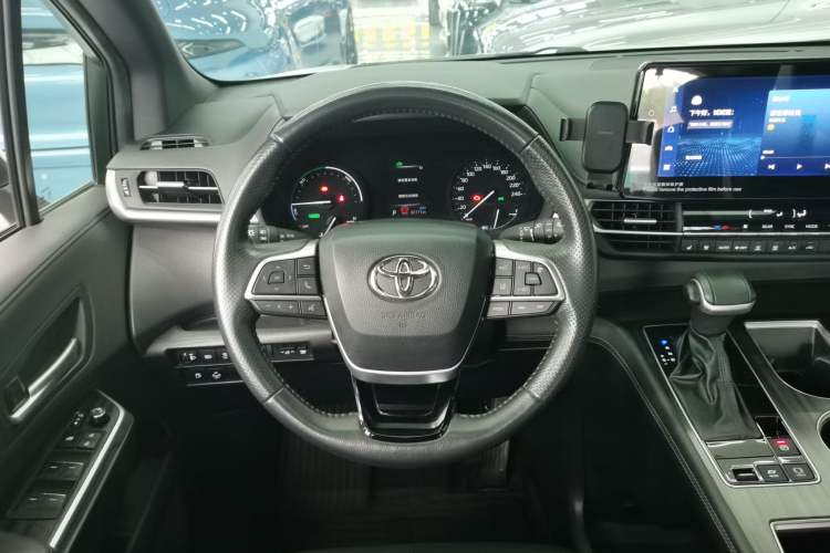 Used Toyota SIENNA 2023 2.5L Hybrid Comfort Edition
