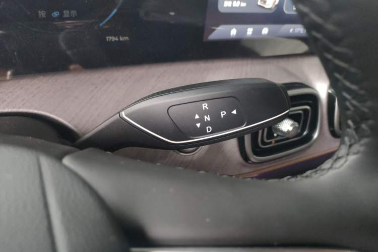 Used Chery Tiggo 9 2025 2.0T Automatic Two-Wheel Drive Luxury Edition 5 Seats
