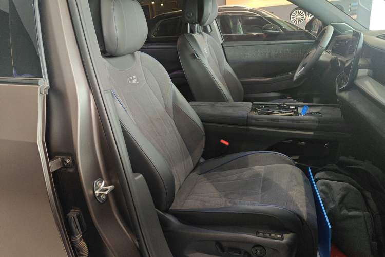 Used Volkswagen Teramont 2025 Tiguan Pro 450TSI Four-Wheel Drive Summit Edition
