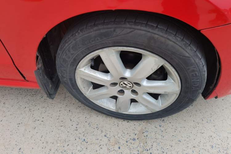 Used Volkswagen Polo 2011 1.6L Automatic ZhiKu Edition Right Front Wheel Hub