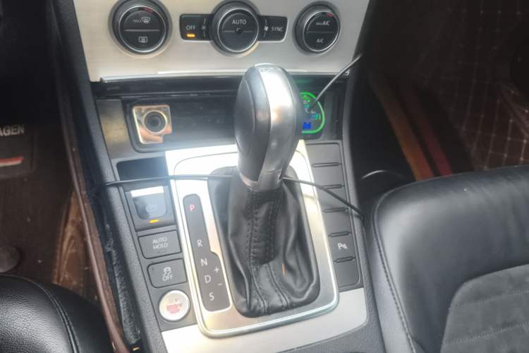 Used Volkswagen Magotan 2015 1.8TSI Luxury Model Gear Lever