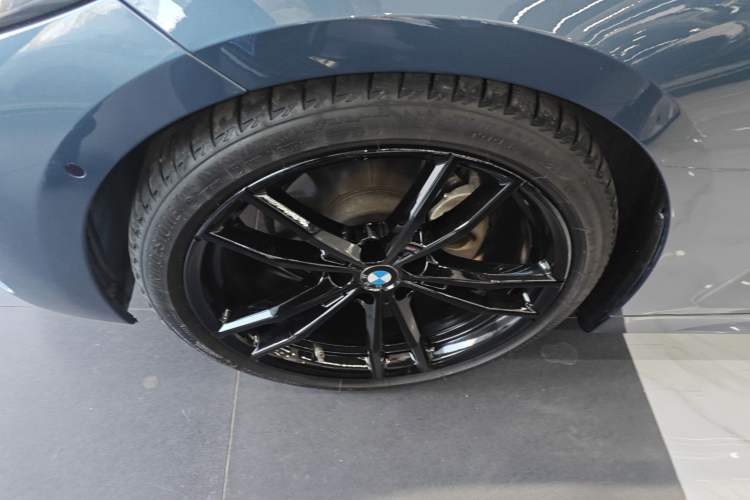 Used BMW 4 Series 2023 425i M Sport Night Edition Left Front Wheel Hub