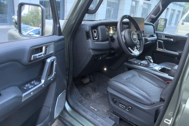 Used 212 T01 2024 2.0T Mechanic