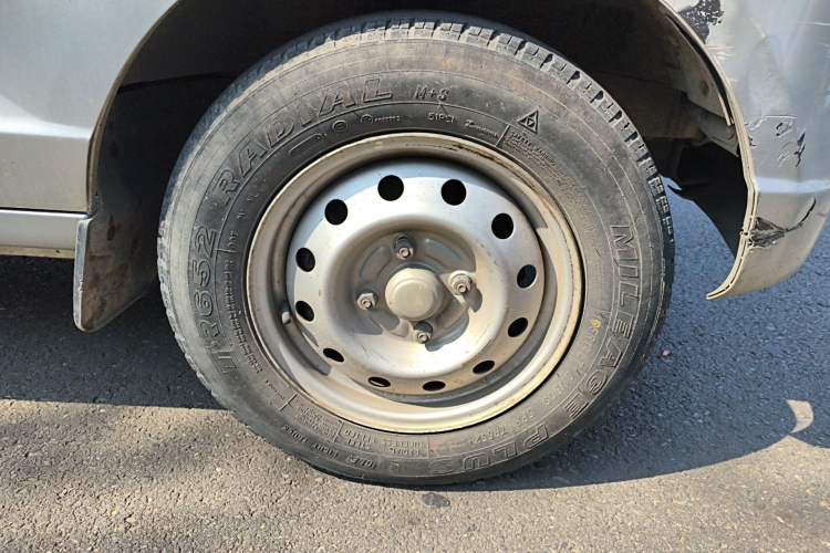 Used Wuling Rongguang 2020 1.2L S Base Model China VI Right Front Wheel Hub