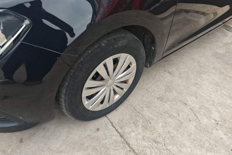 Used Volkswagen Santana 2016 1.4L Manual Fashion Edition Left Front Wheel Hub