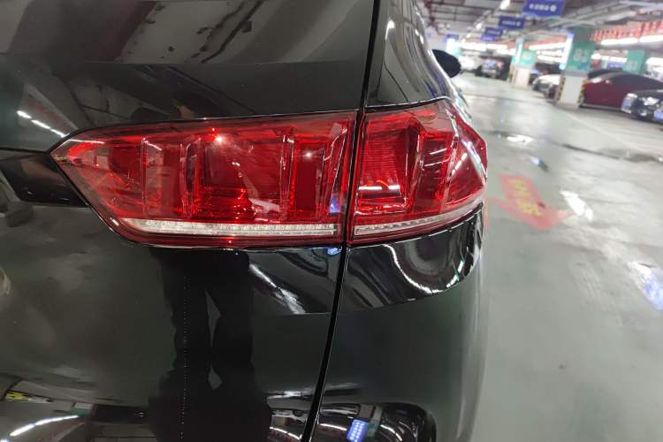Used Wey VV7 2017 2.0T Flagship Model Right Rear Taillight