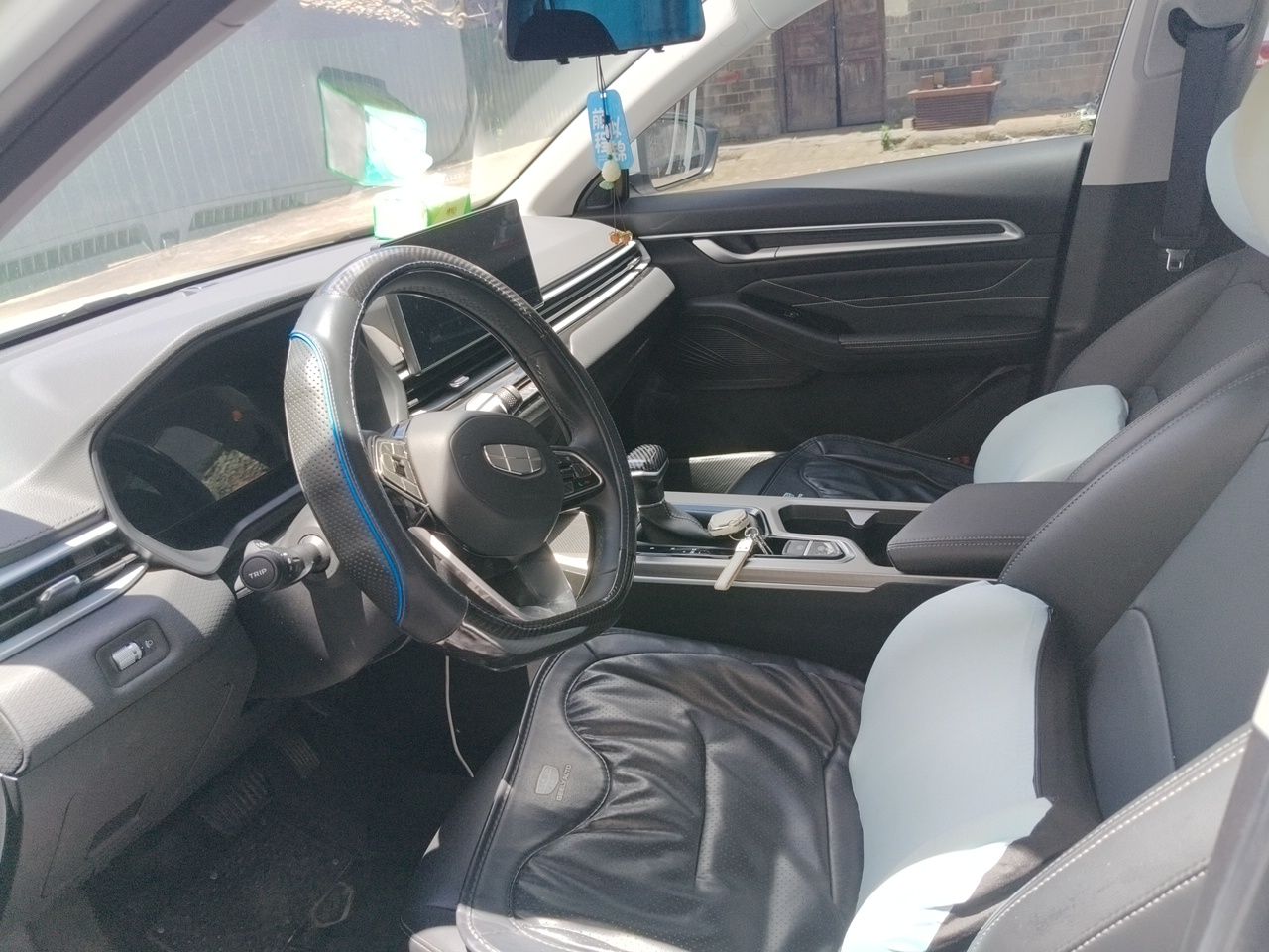 Geely Auto Emgrand 2025 4th Generation 1.5L CVT Luxury Version — снимка 15