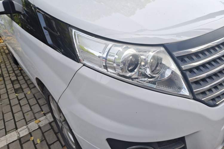 Used JAC Group Refine M5 2016 2.0T Gasoline Automatic Business Edition Right Front Headlight