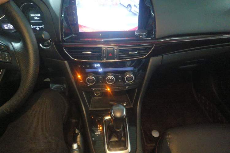 Used Mazda Atenza 2014 2.0L Blue Sky Deluxe Edition
