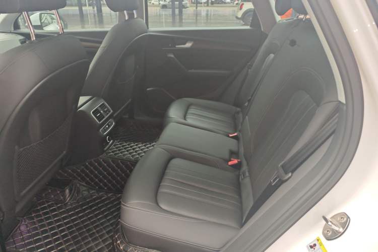 Used Audi Q5L 2022 40T Luxury Elegant Model Left Rear Seat