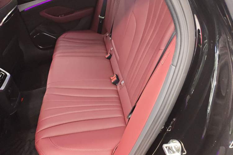 Used Hongqi H5 2025 2.0T Automatic Xuan Ying Edition
