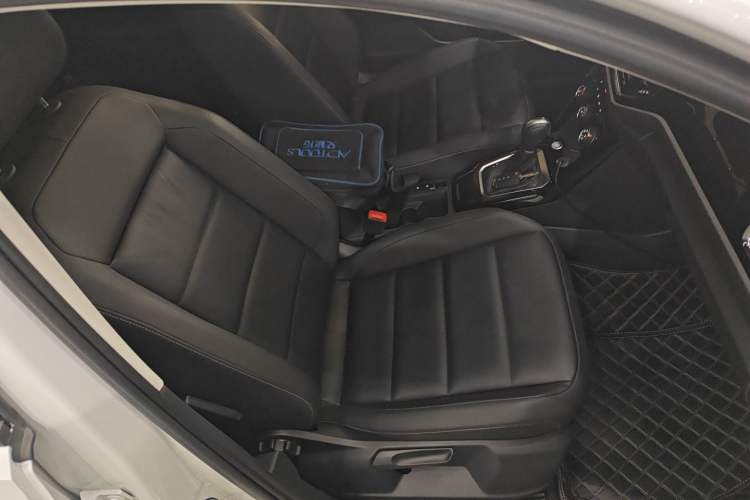 Used Volkswagen T-ROC 2020 280TSI DSG Two-Wheel Drive Comfort Version