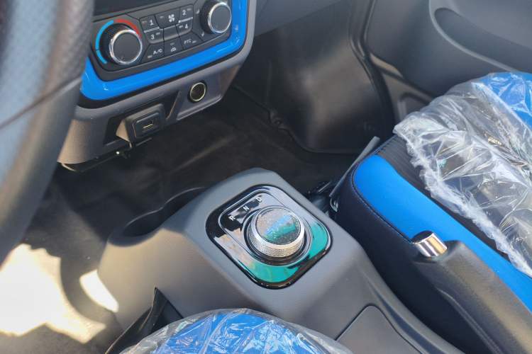 Used SRM New Energy T3L EV 2025 Model—Fudi 42.3 kWh, 3.2-meter Flatbed Truck
