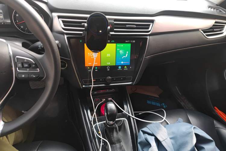 Used Roewe i5 2019 1.5L Automatic 4G Connected Langhao Edition Audio And AC Panel