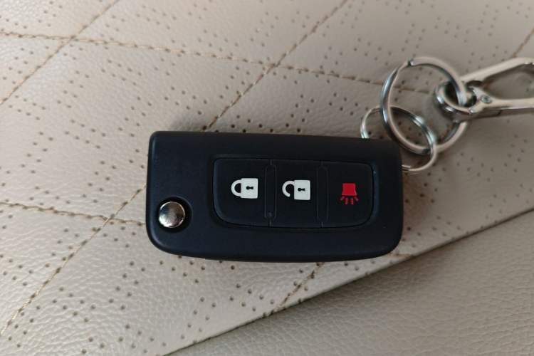 Used Foton Toano 2023 2.0T Compact Comfort Edition Manual Transmission Long Wheelbase Mid-Height Design with Single Rear Tire 9-Seater