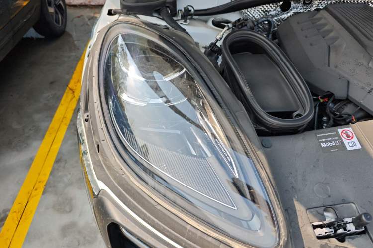 Used Porsche Macan 2026 Macan 2.0T Dream Edition Right Front Headlight