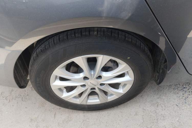 Used Roewe i5 2023 1.5L Manual Comfort Edition