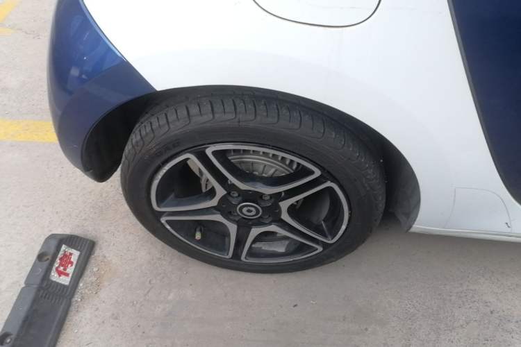 Used smart forfour 2016 0.9T 66 kW Ultimate Edition Exterior 5