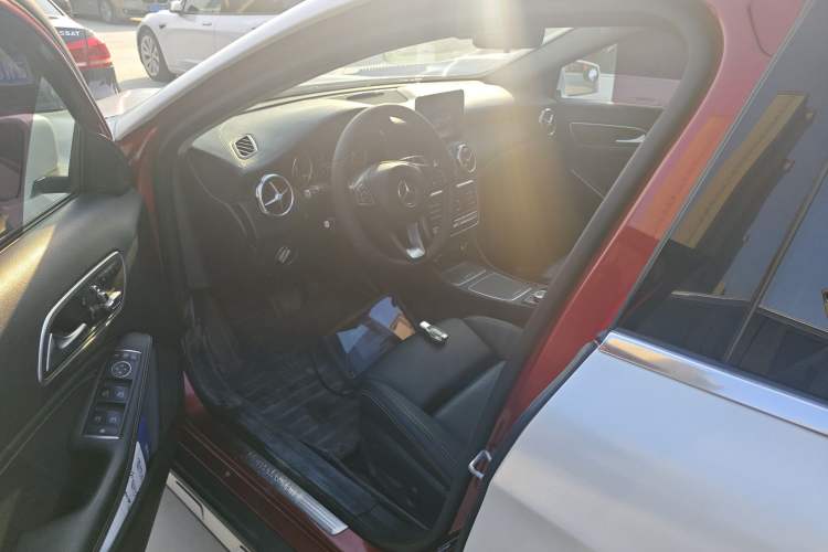 Used Mercedes-Benz GLA 2017 GLA 220 4MATIC Fashion Model
