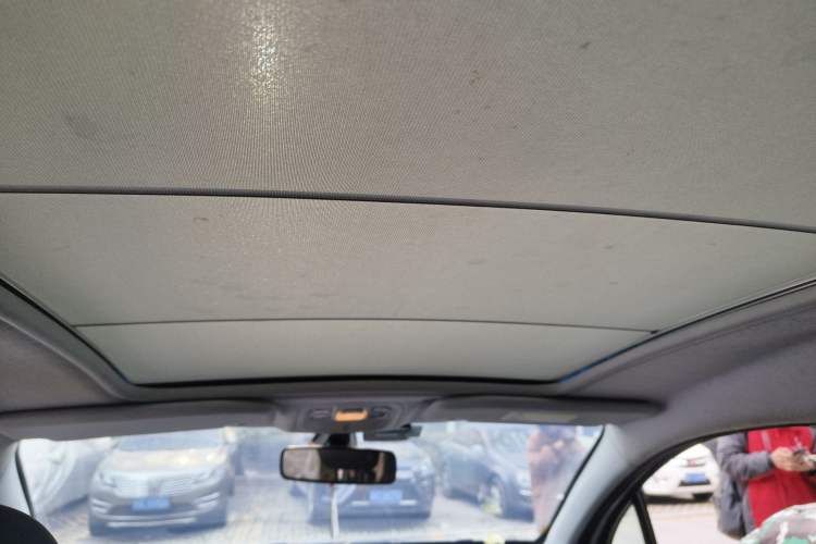 Used Peugeot 2008 2015 1.6THP Automatic Navigation Edition Headliner