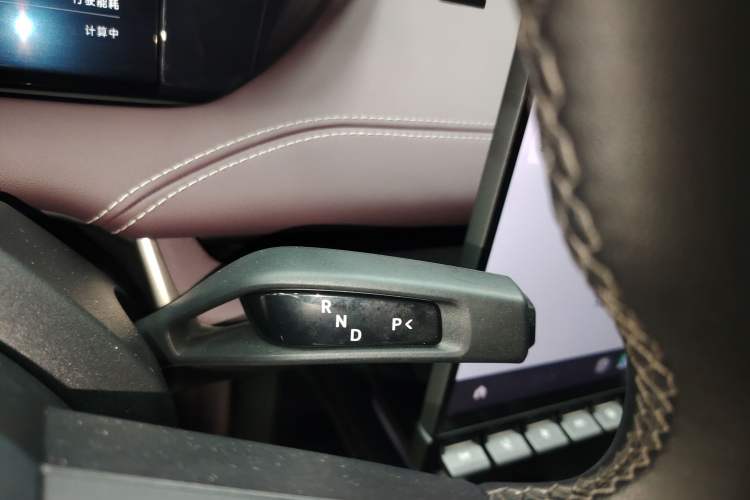 Used Xiaomi Auto SU7 2024 Four-Wheel Drive Ultra-Long Range Advanced Intelligent Driving Max Edition
