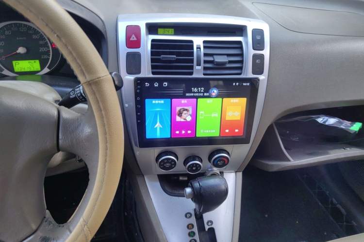 Used Hyundai Tucson 2009 2.0L Automatic Two-Wheel Drive with Sunroof
