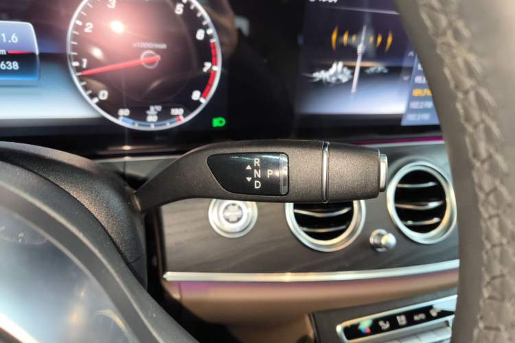 Used Mercedes-Benz E-Class 2020 Restyled E 300 L Sporty and Stylish Edition Gear Lever