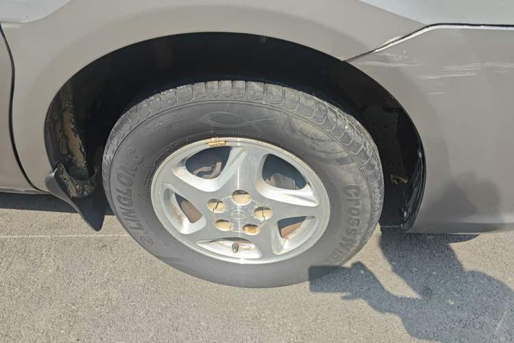 Used FORTHING Lingzhi 2011 Q3 2.0L 7-Seater Long-Wheelbase Entrepreneur Edition
