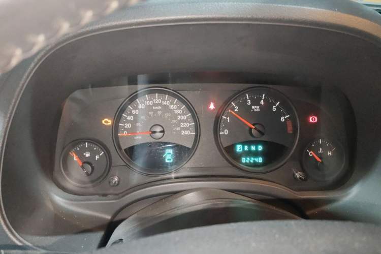 Used Jeep Compass 2007 2.4L four-wheel drive sport version Instrument Cluster
